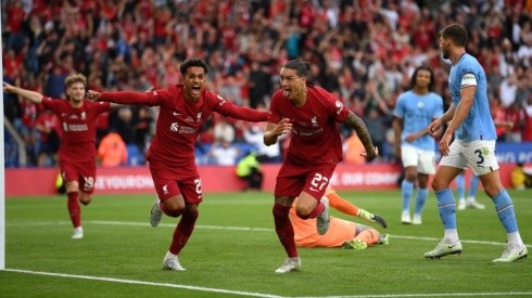 El uruguayo grita con todo el que fue el tanto definitivo para el título del Liverpool.
