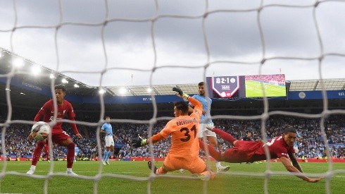 Darwin Nuñez debutó oficialmente convirtiendo el gol que cerró la victoria por 3 a 1 sobre el final