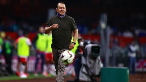 La prensa peruana adelantó que Juan Reynoso asumirá la banca de la selección