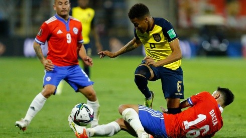 Byron Castillo ante Chile en la victoria que Ecuador logró en San Carlos de Apoquindo por las Clasificatorias rumbo al Mundial de Qatar 2022.