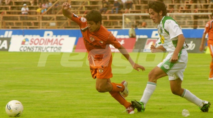 Alexis Sánchez en su debut profesional, el 12 de febrero de 2005