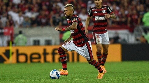 Arturo Vidal se prepara para volver a la titularidad en el Flamengo