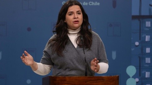 La ministra Antonia Orellana manifestó su molestia con El Mercurio.