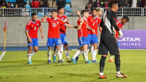 La Roja sub 23 derrotó a Perú en Iquique con gol de Alexander Aravena.