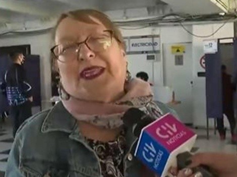 Confunden a una votante con Michelle Bachelet: "Yo les sigo el juego"