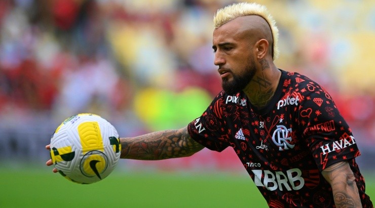 Arturo Vidal aparece anunciado entre los titulares para el duelo entre Flamengo y Vélez Sarsfield por Copa Libertadores