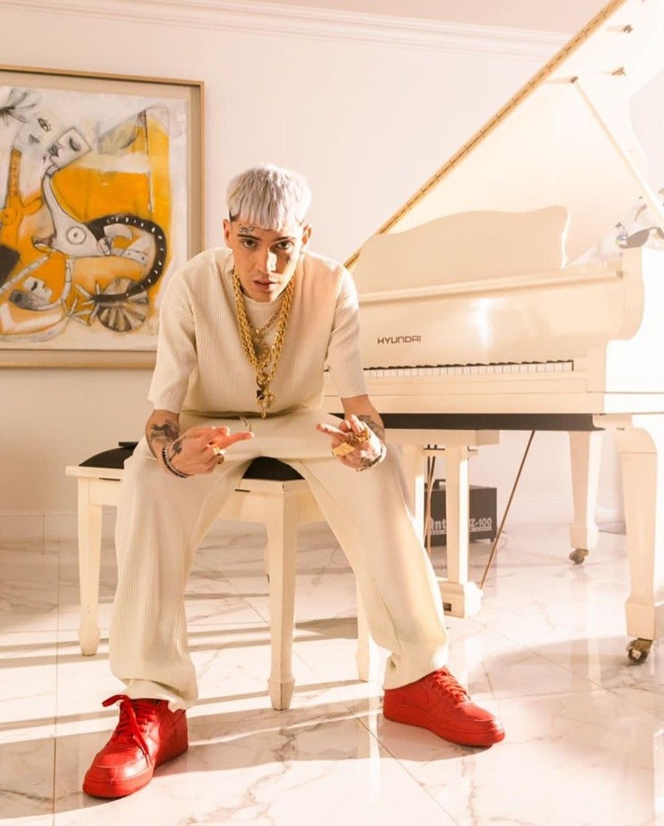 Marcianeke prepara coqueto lanzamiento junto a Ignacia Michelson.(Foto: Instagram)