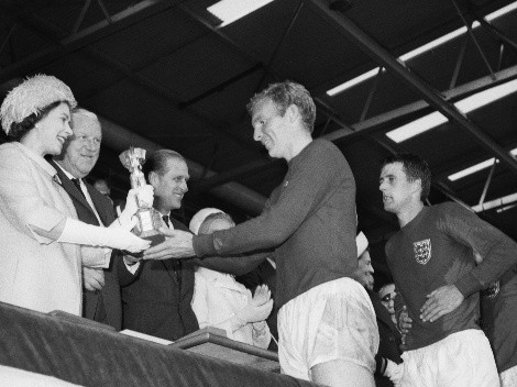 Los grandes momentos de la Reina Isabel II en el fútbol: Pelé e Inglaterra 66