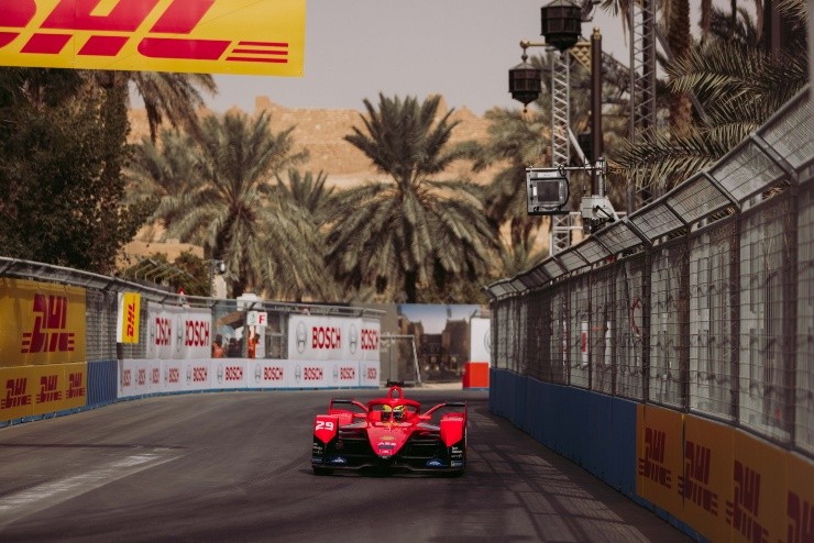 La escudería comenzará la nueva temporada sin su emblemático jefe de equipo, Dilbagh Gill. Foto: Twitter Mahindra Racing.