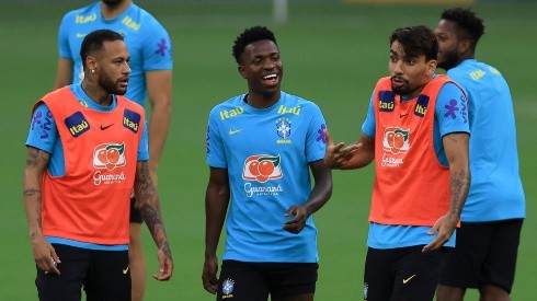 Neymar respaldó a Vinícius Junior y sus bailes.