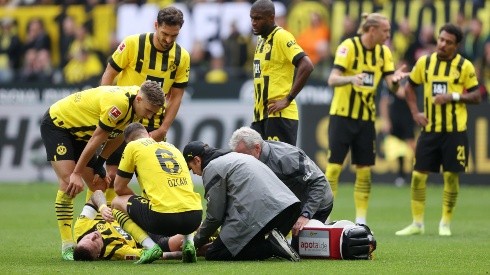 Reus se lesionó en el ajustado triunfo del Dortmund ante Schalke 04.