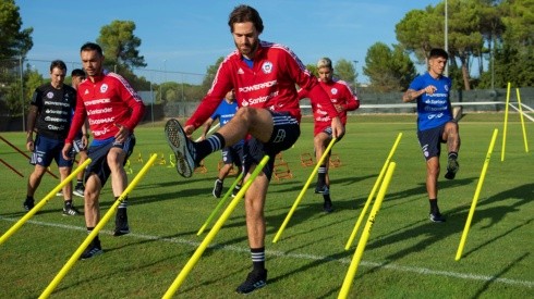 Ben Brereton fue uno de los internacionales que estuvieron en la primera sesión de entrenamientos de la selección chilena en Barcelona