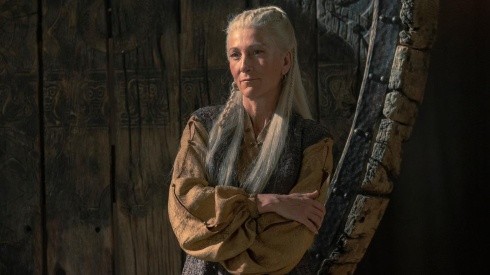 Eve Best como Rhaenys Targaryen en House of the Dragon.
