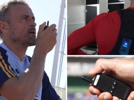 Jugadores de España entrenan con un walkie-talkie en la espalda