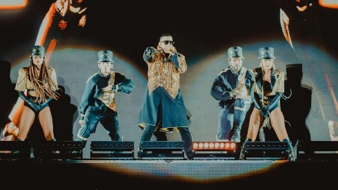 Daddy Yankee sobre el escenario en Santiago de Chile.