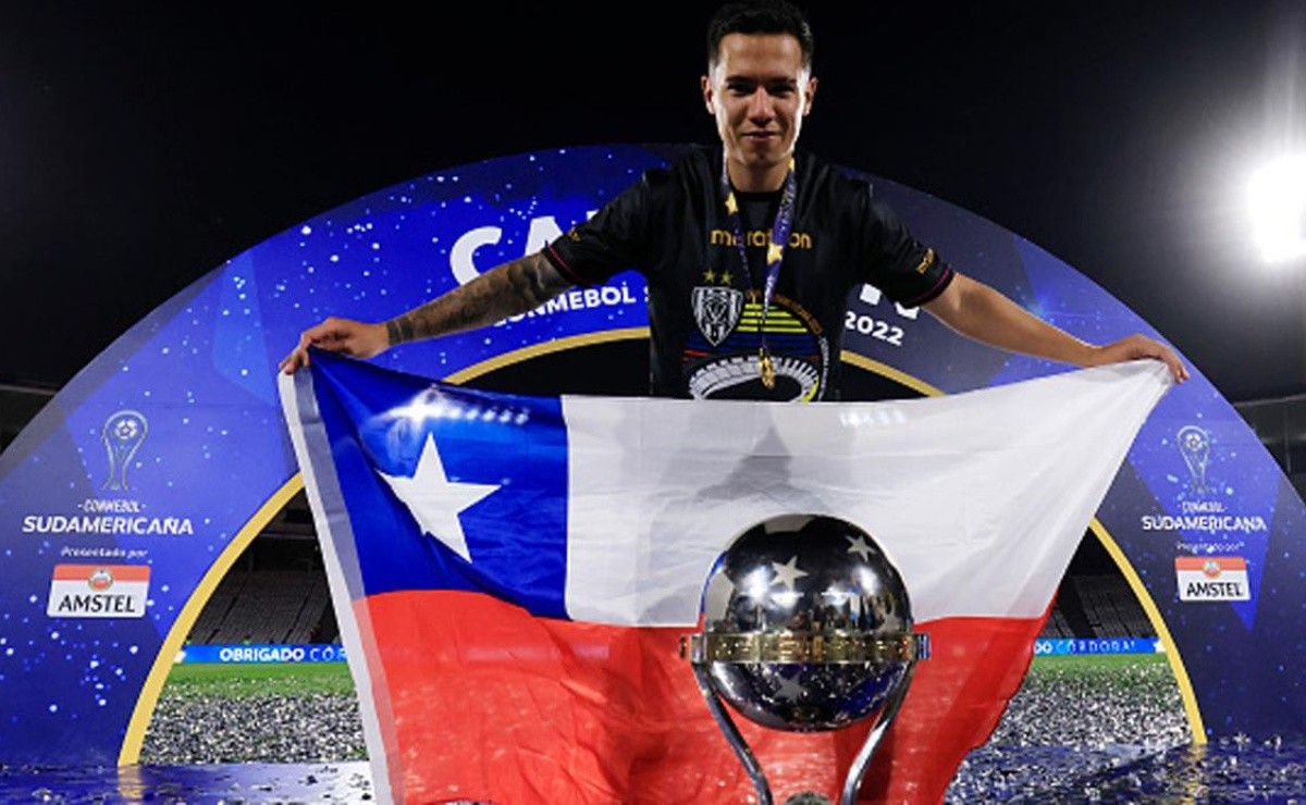 Matías Fernández es el sexto chileno en ganar un torneo de la Conmebol con  un club extranjero: campeón de la Copa Sudamericana 2022
