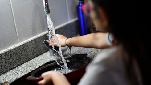 ¿Por qué se cortará el agua en algunas comunas de Santiago?