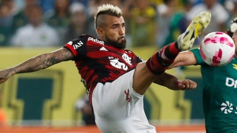 Vidal y Flamengo empataron sin goles en la ida de la final de Copa de Brasil.