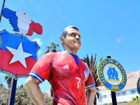 Escudo del Olympique brilla con la estatua de Alexis en Tocopilla