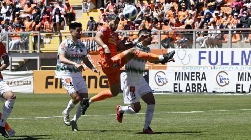 Cobreloa derrotó a Temuco y aún sueña con el ascenso directo a Primera A.