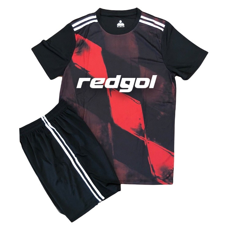 Así puede lucir la indumentaria de tu equipo con RedGol como sponsor principal. Además, de un descuento. Foto: Starting Eleven/Montaje propio.