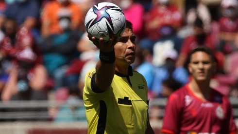 El árbitro José Cabero será el encargado de impartir justicia en el primer round entre la U y Unión Española para buscar la final de Copa Chile.