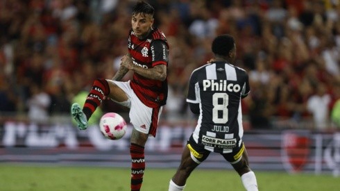Erick Pulgar fue figura en su regreso a la titularidad en el Flamengo