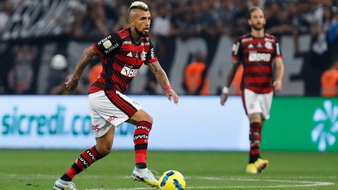 Arturo Vidal quiere seguir levantando títulos con el Flamengo