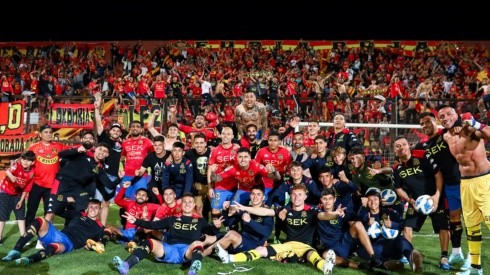 Unión Española festejó con mucha efusividad el paso a la gran final de la Copa Chile, una opción de un título y de un boleto a la Copa Libertadores. (Agencia Uno).