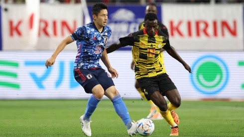 Nakayama jugó con Japón en la Copa Kirin, donde también vio acción La Roja.
