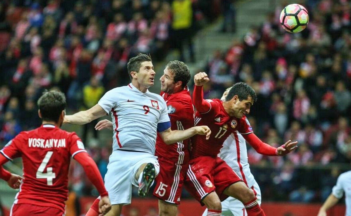 Polska zmienia stadion na mecz towarzyski z Chile z powodu pęknięć w suficie
