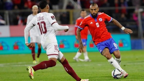 Arturo Vidal llegó para juntarse con la Roja en Polonia