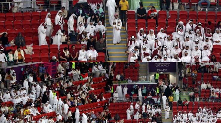 Los hinchas de Qatar abandonaron el estadio en el segundo tiempo