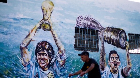Maradona ganó el Mundial y Messi la Copa América