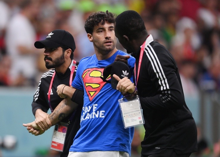 Mario Ferri es detenido tras invadir un partido en Qatar 2022