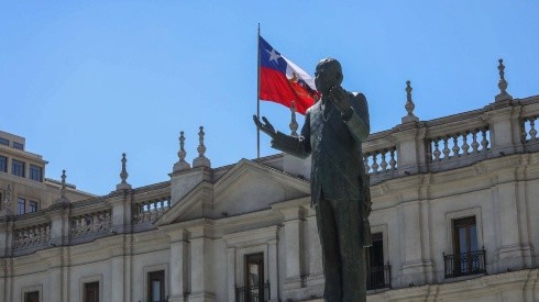 ¿De qué presidente es la nueva estatua frente al Palacio de La Moneda?