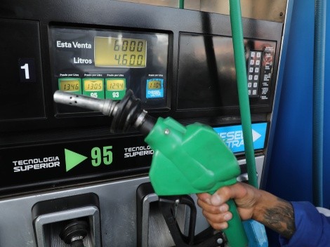 Revisa el precio de las bencinas que bajan desde este jueves