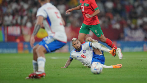 Arturo Vidal en acción en la derrota 2-0 que Chile sufrió ante Marruecos el 23 de septiembre de 2022.