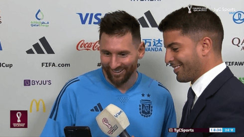¡Qué carita, Lio! A Messi le mostraron cómo festejó en el estadio su familia el gol del 1-0 parcial de Argentina contra Australia.