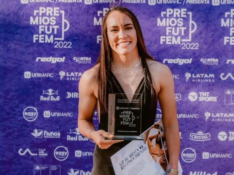 La alegría de Kate Tapia, la mejor arquera en los Premios FutFem
