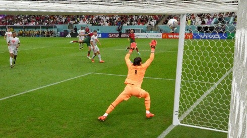 Gonçalo Ramos y el primero de tres goles para Portugal en la goleada al Suiza.