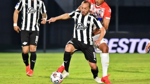 Marcelo Díaz terminó positivamente su paso por el fútbol paraguayo, pero todavía no encuentra club