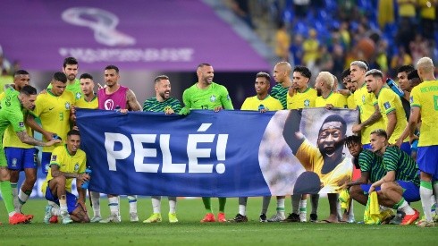 Los jugadores brasileños homenajearon a Pelé antes de quedar eliminados del Mundial de Qatar 2022.