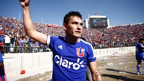 Charles Aránguiz anotó el gol del triunfo de la U el 5 de mayo de 2013, la última vez que los azules vencieron a Colo Colo en Campeonatos Nacionales.