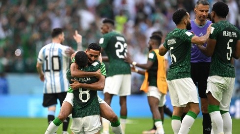 Arabia Saudita celebrando el triunfo ante Argentina en la primera fecha del Mundial