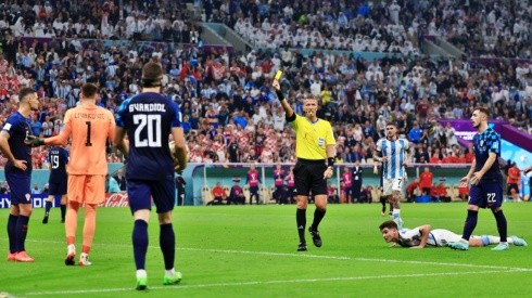Argentina comenzó a timbrar boletos para la final después de un polémico penal sancionado por Daniele Orsato