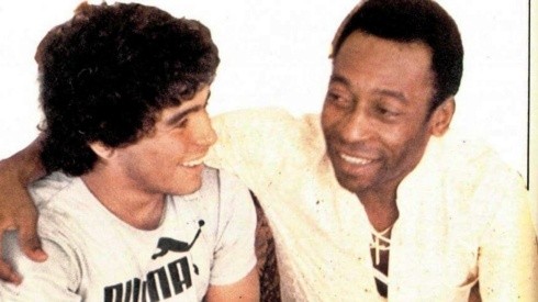 Maradona conoció con 19 años a Pelé, su ídolo.