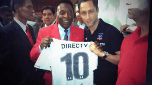 Luis Mena le regaló la camiseta de Colo Colo al mismísimo Pelé
