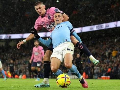 Manchester City pierde terreno en la Premier tras empate