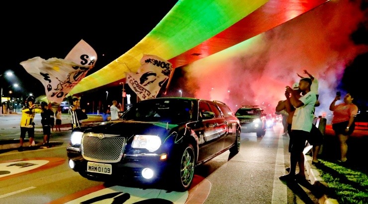 El camino entre Sao Paulo y Santos se iluminó con los colores de la Verdeamarela.    Getty Images